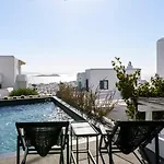 She Mykonos Boutique 호텔 3*