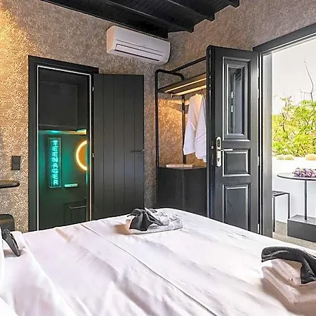 She Mykonos Boutique Hotel
